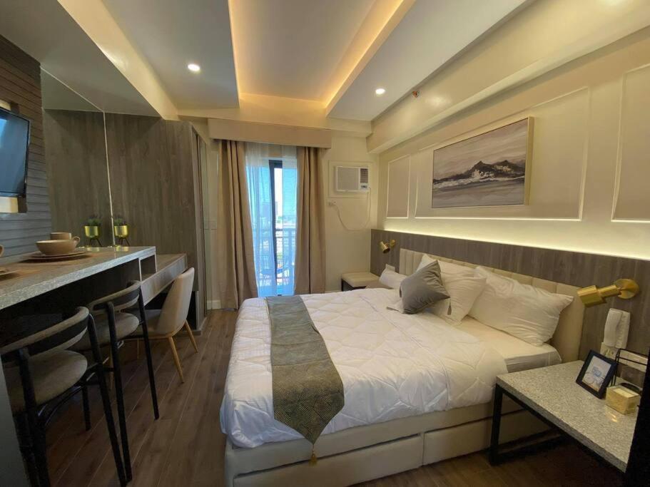 Condo Near Ayala Cebu City W Wifi Balcony Buitenkant foto
