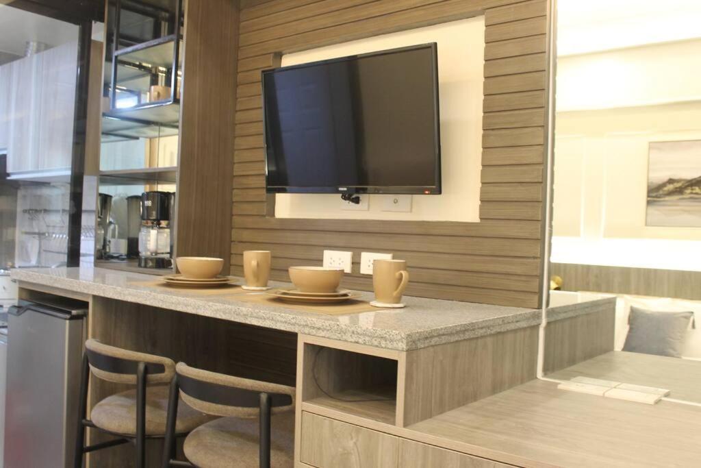 Condo Near Ayala Cebu City W Wifi Balcony Buitenkant foto