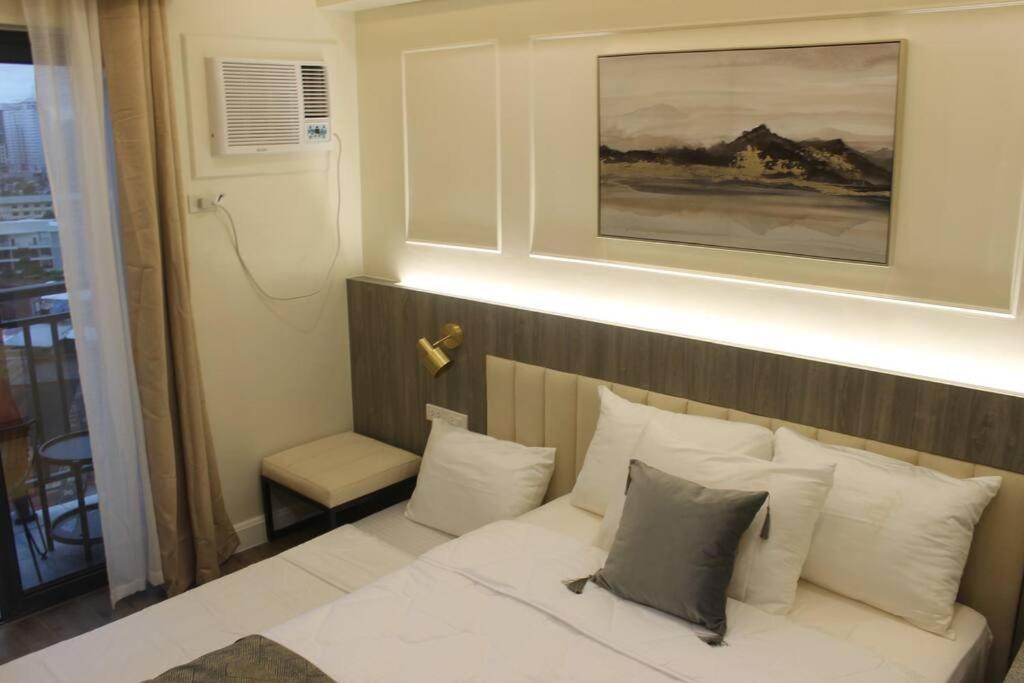 Condo Near Ayala Cebu City W Wifi Balcony Buitenkant foto