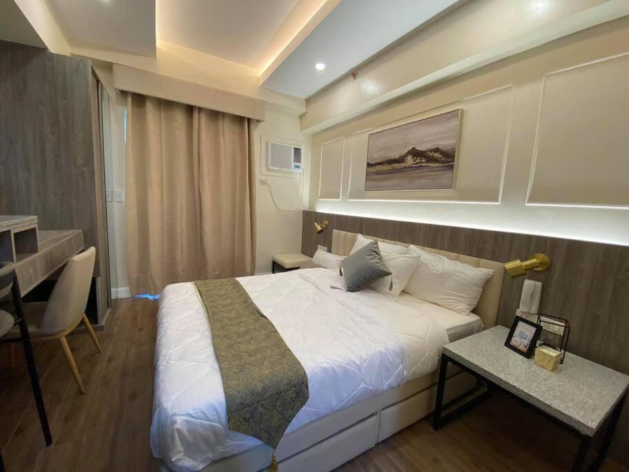 Condo Near Ayala Cebu City W Wifi Balcony Buitenkant foto