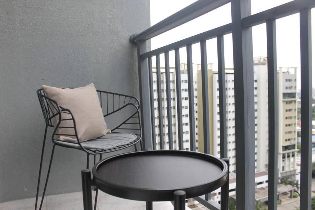 Condo Near Ayala Cebu City W Wifi Balcony Buitenkant foto