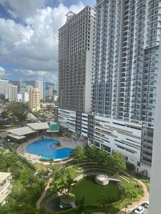 Condo Near Ayala Cebu City W Wifi Balcony Buitenkant foto
